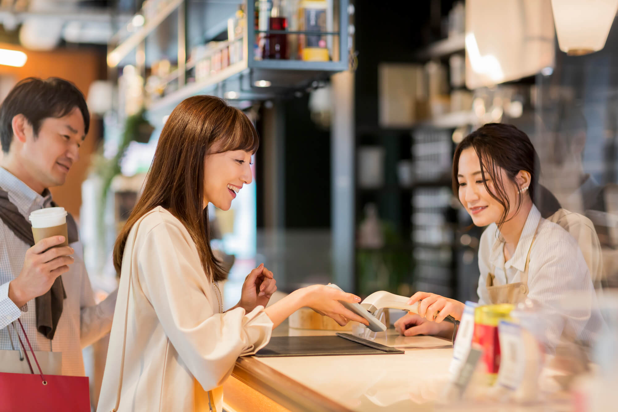 キャッシュレス決済をする人